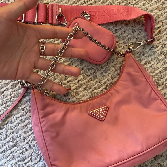 Prada Re-Edition 2005 Re-Nylon bag in Begonia Pink - Picture 6 of 15